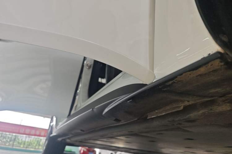 Used Volkswagen ID.3 2024 Outstanding Edition Right Side Sill
