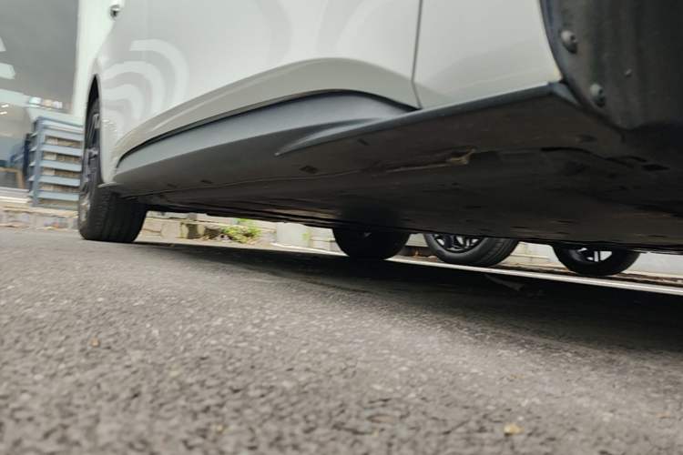 Used Volkswagen ID.3 2024 Outstanding Edition Right Side Sill