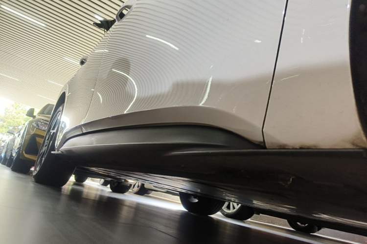 Used Volkswagen ID.3 2024 Outstanding Edition Right Side Sill