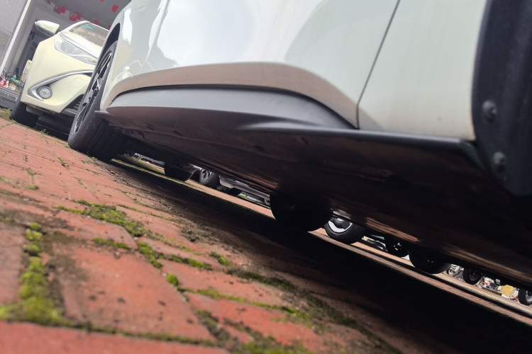 Used Volkswagen ID.3 2024 Pure & Smart Edition Right Side Sill