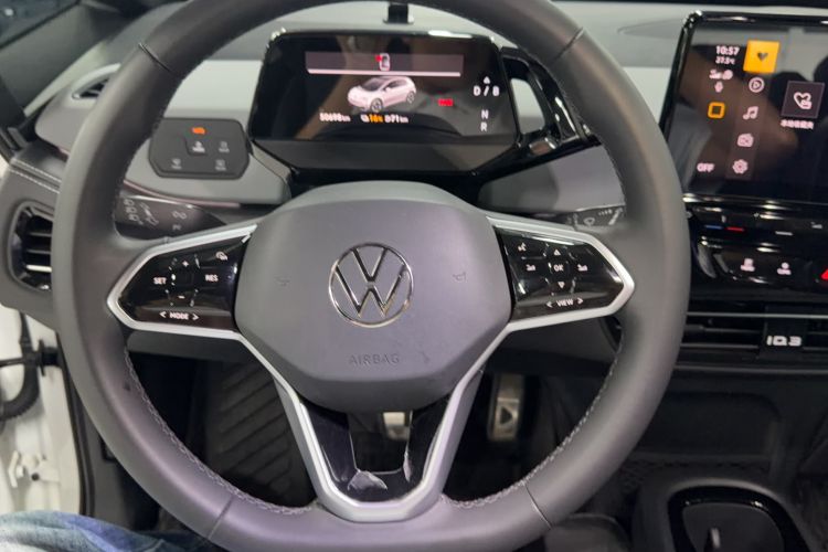 Used Volkswagen ID.3 2024 Outstanding Edition Steering Wheel
