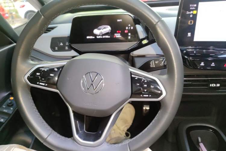 Used Volkswagen ID.3 2024 Outstanding Edition Steering Wheel
