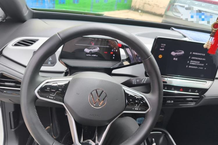 Used Volkswagen ID.3 2024 Outstanding Edition Steering Wheel