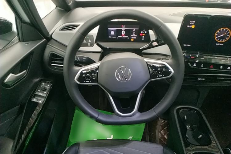 Used Volkswagen ID.3 2024 Outstanding Edition Steering Wheel