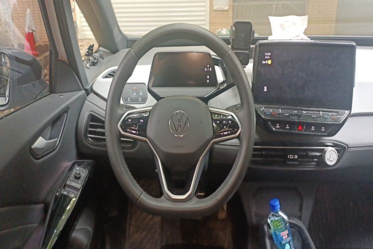 Used Volkswagen ID.3 2024 Outstanding Edition Steering Wheel