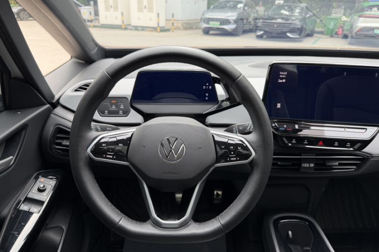 Used Volkswagen ID.3 2024 Outstanding Edition Steering Wheel