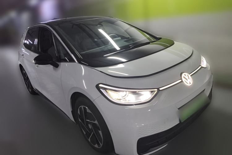 Used Volkswagen ID.3 2025 Smart Edition Ultra-Intelligent Oxygen Version Front Right 45 Deg