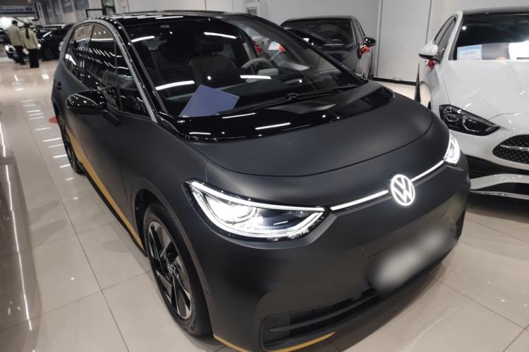 Used Volkswagen ID.3 2025 Smart Edition Ultra-Intelligent Oxygen Version Front Right 45 Deg