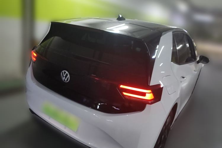 Used Volkswagen ID.3 2025 Smart Edition Ultra-Intelligent Oxygen Version Rear Right 45 Deg