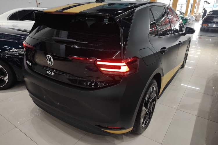Used Volkswagen ID.3 2025 Smart Edition Ultra-Intelligent Oxygen Version Rear Right 45 Deg