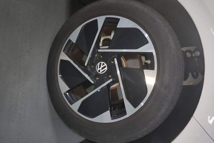 Used Volkswagen ID.3 2025 Smart Edition Ultra-Intelligent Oxygen Version Right Front Wheel Hub