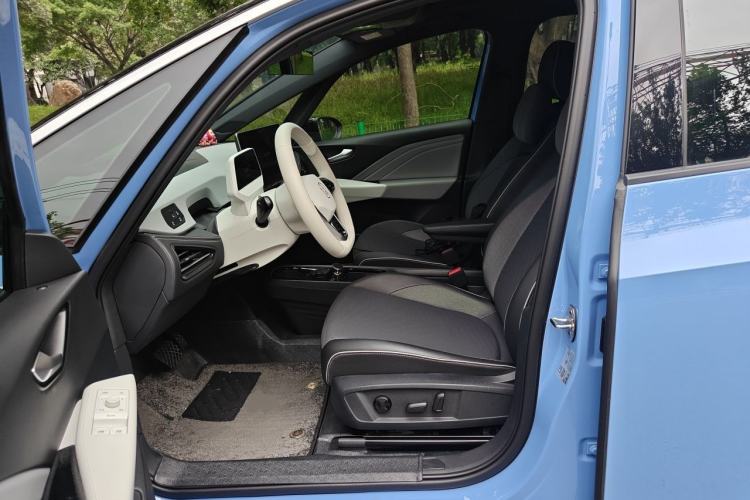 Used Volkswagen ID.3 2025 Smart Model Outstanding Oxygen Edition Left Front Seat