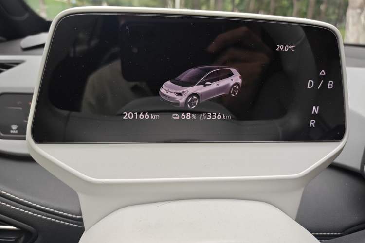 Used Volkswagen ID.3 2025 Smart Model Outstanding Oxygen Edition Odometer Close Up