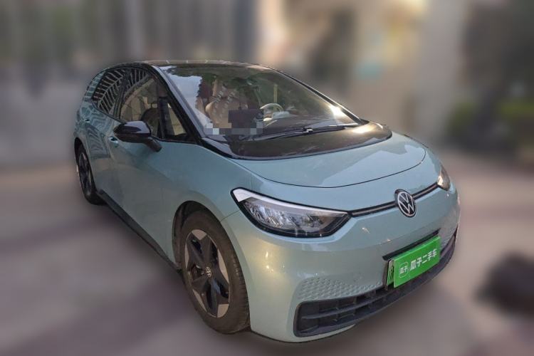 Used Volkswagen ID.3 2025 Revised Version Smart Edition Outstanding Grade Front Right 45 Deg