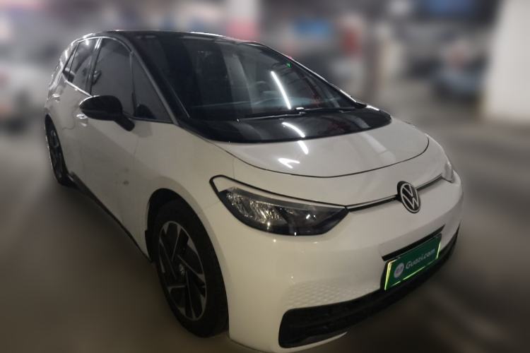 Used Volkswagen ID.3 2025 Smart Model Outstanding Oxygen Edition Front Right 45 Deg
