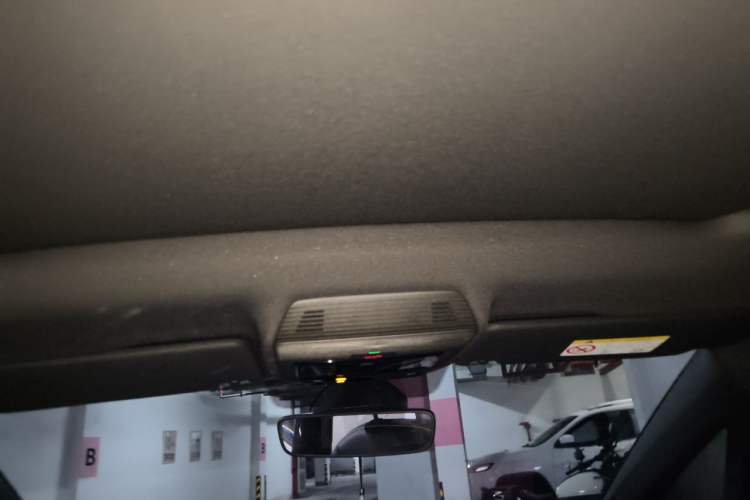 Used Volkswagen ID.3 2025 Smart Model Outstanding Oxygen Edition Headliner