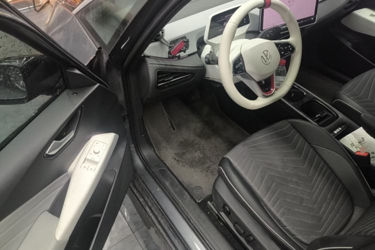 Used Volkswagen ID.3 2025 Smart Model Outstanding Oxygen Edition Driver Seat