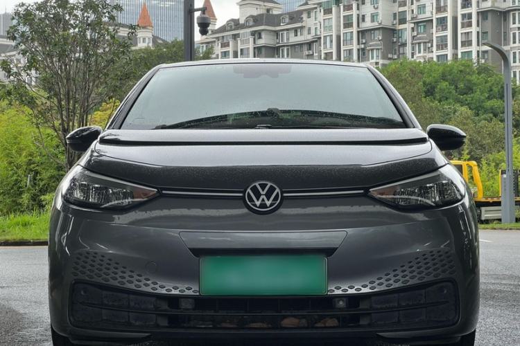 Used Volkswagen ID.3 2025 Smart Model Outstanding Oxygen Edition Exterior 3