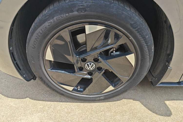 Used Volkswagen ID.3 2025 Smart Version Pure & Intelligent Enjoyment Edition Exterior 4