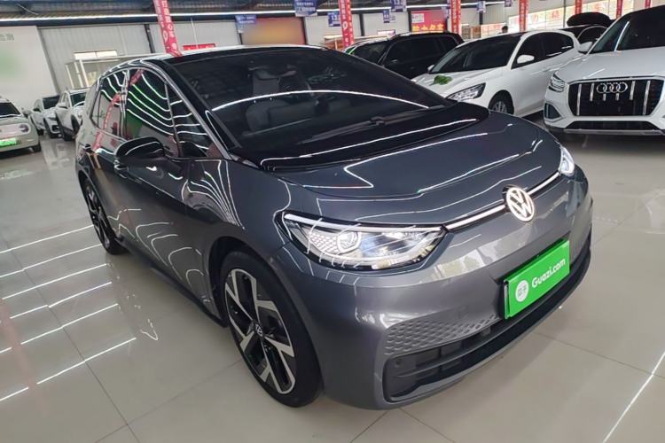 Used Volkswagen ID.3 2025 Smart Edition Ultra-Intelligent Version Front Right 45 Deg