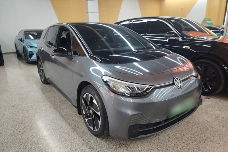 Used Volkswagen ID.3 2025 Smart Version Pure & Intelligent Enjoyment Edition Front Right 45 Deg