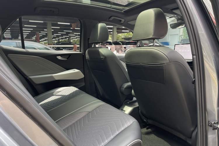 Used Volkswagen ID.3 2025 Smart Model Outstanding Oxygen Edition Interior 6