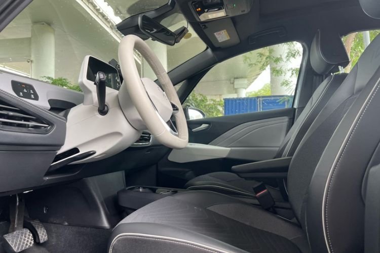 Used Volkswagen ID.3 2025 Smart Model Outstanding Oxygen Edition Left Front Seat