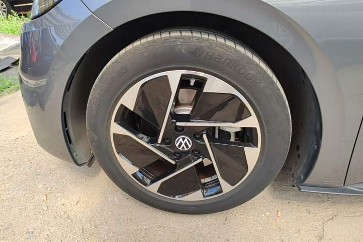 Used Volkswagen ID.3 2025 Smart Edition Outstanding Model Left Front Wheel Hub