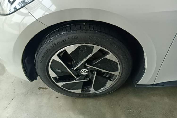 Used Volkswagen ID.3 2025 Smart Edition Outstanding Model Left Front Wheel Hub