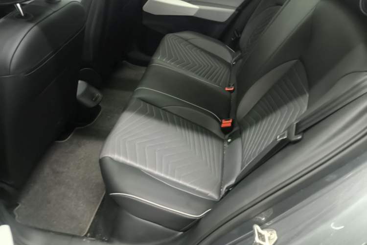 Used Volkswagen ID.3 2025 Smart Model Outstanding Oxygen Edition Left Rear Seat