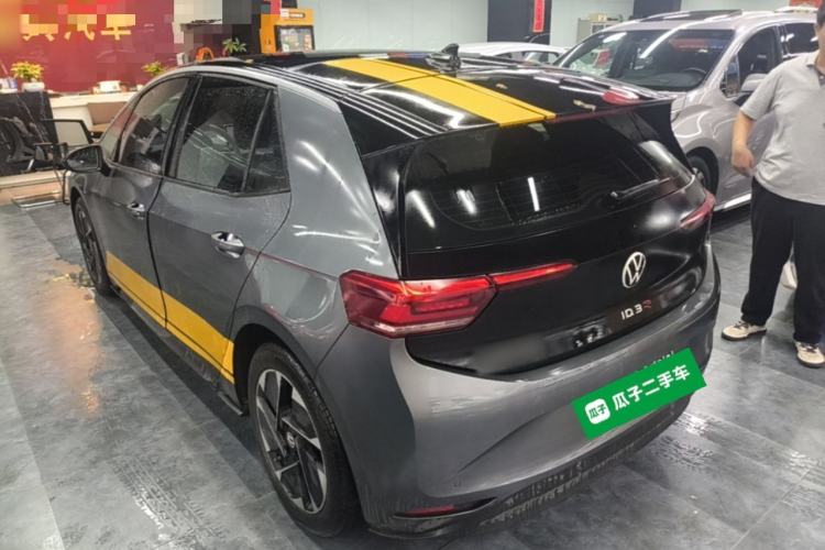 Used Volkswagen ID.3 2025 Smart Model Outstanding Oxygen Edition Rear Left 45 Deg