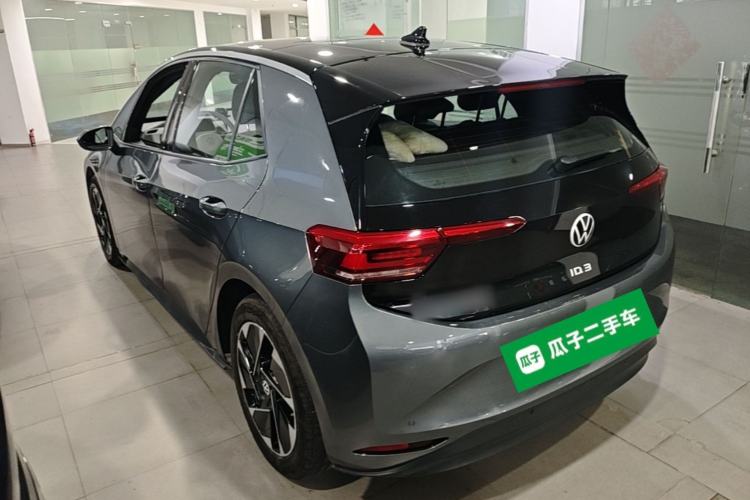 Used Volkswagen ID.3 2025 Smart Model Outstanding Oxygen Edition Rear Left 45 Deg