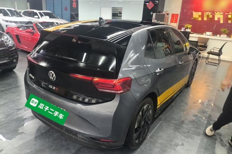 Used Volkswagen ID.3 2025 Smart Model Outstanding Oxygen Edition Rear Right 45 Deg