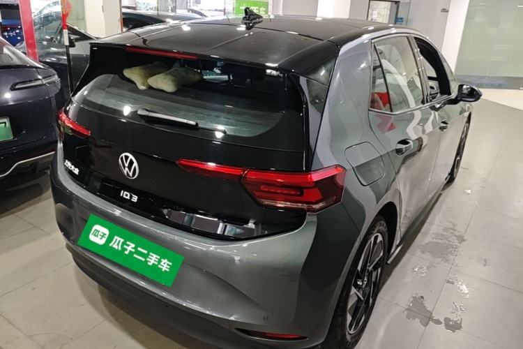 Used Volkswagen ID.3 2025 Smart Model Outstanding Oxygen Edition Rear Right 45 Deg