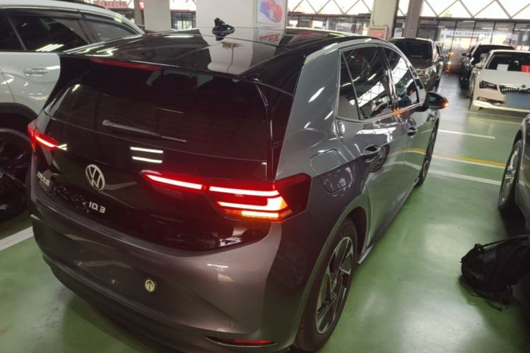 Used Volkswagen ID.3 2025 Smart Edition Ultra-Intelligent Version Rear Right 45 Deg