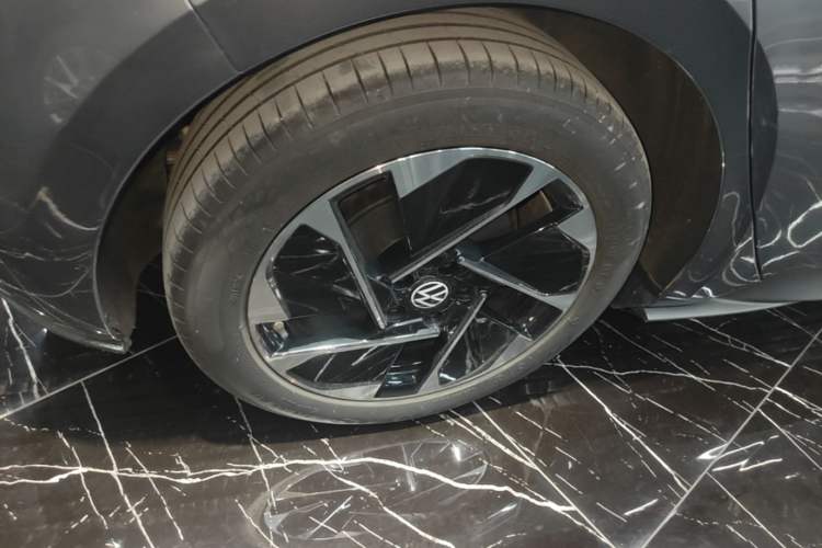 Used Volkswagen ID.3 2025 Smart Edition Outstanding Model Right Rear Wheel Hub