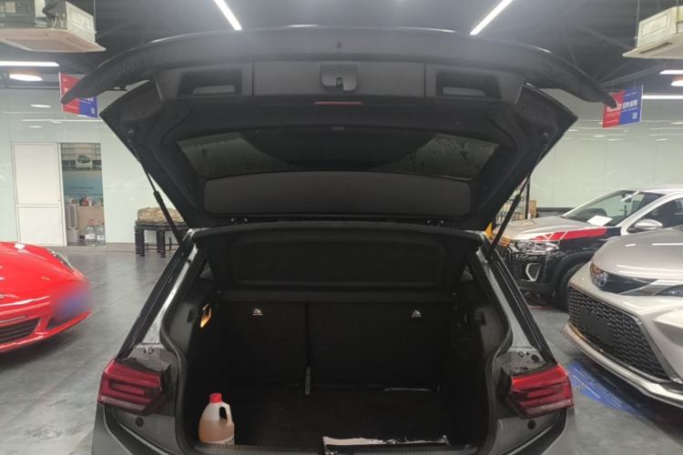 Used Volkswagen ID.3 2025 Smart Model Outstanding Oxygen Edition Trunk