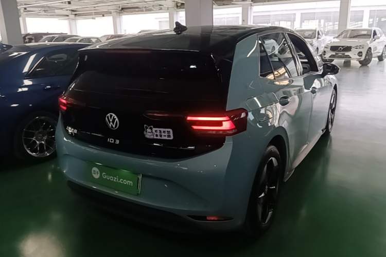 Used Volkswagen ID.3 2025 Revised Version Smart Edition Outstanding Grade Rear Right 45 Deg