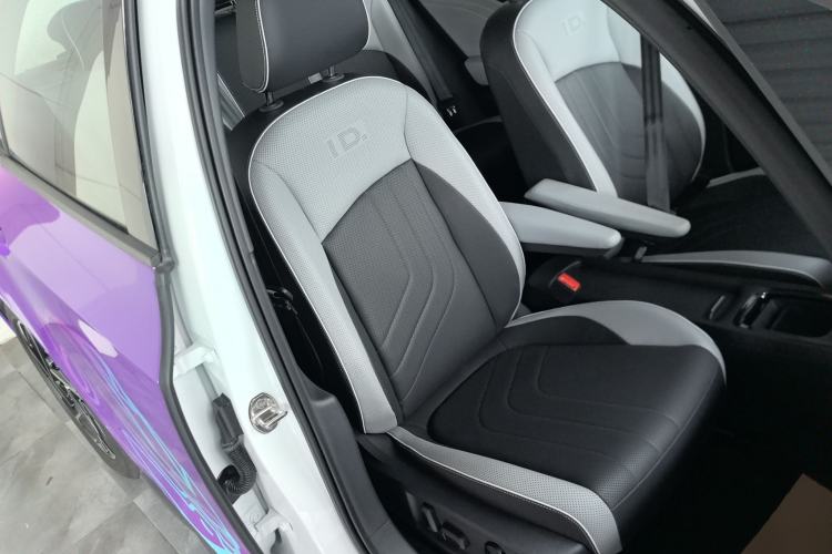 Used Volkswagen ID.3 2025 Smart Edition Outstanding Model Right Front Seat