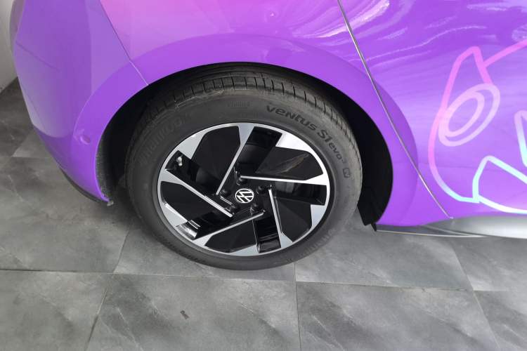 Used Volkswagen ID.3 2025 Smart Edition Outstanding Model Right Rear Wheel Hub