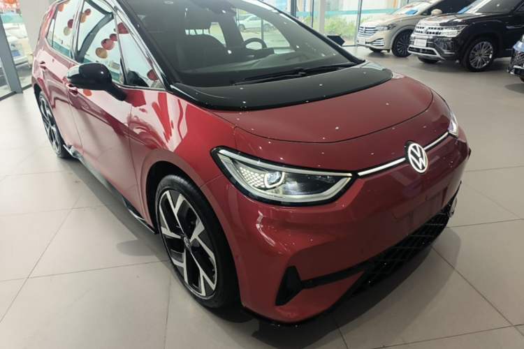 Used Volkswagen ID.3 2025 Revised Version Smart Edition Outstanding Grade Front Right 45 Deg