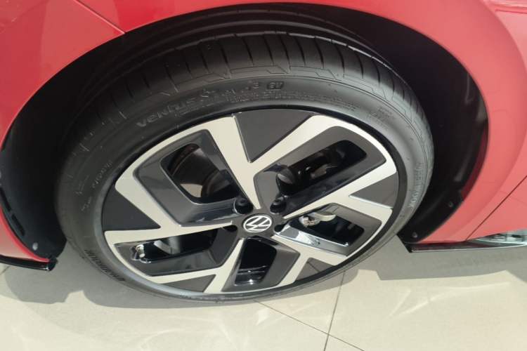 Used Volkswagen ID.3 2025 Revised Version Smart Edition Outstanding Grade Left Front Wheel Hub