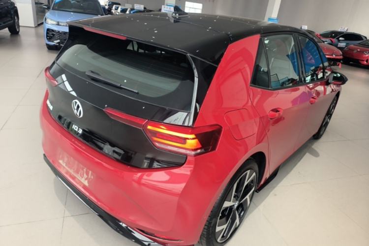 Used Volkswagen ID.3 2025 Revised Version Smart Edition Outstanding Grade Rear Right 45 Deg