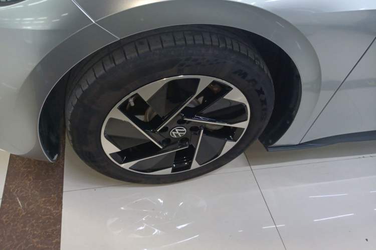 Used Volkswagen ID.3 2025 Smart Edition Outstanding Model Left Front Wheel Hub