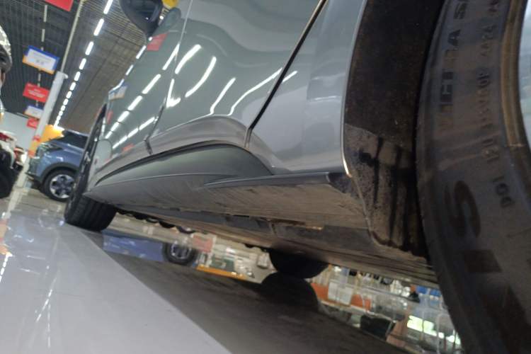 Used Volkswagen ID.3 2025 Smart Edition Outstanding Model Left Side Sill