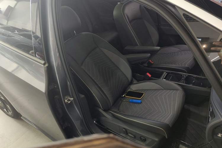 Used Volkswagen ID.3 2025 Smart Edition Outstanding Model Right Front Seat