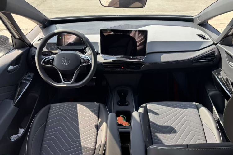 Used Volkswagen ID.3 2025 Smart Edition Outstanding Model Center Console