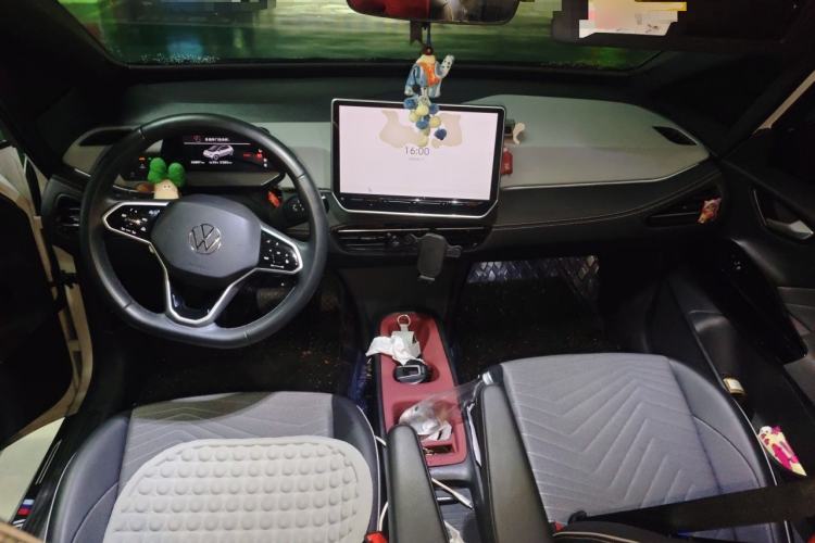 Used Volkswagen ID.3 2025 Smart Edition Outstanding Model Center Console