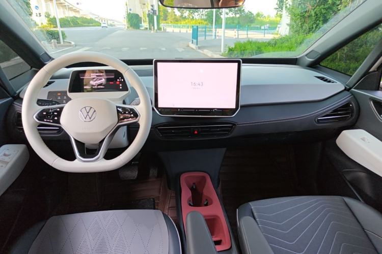 Used Volkswagen ID.3 2025 Smart Model Outstanding Oxygen Edition Center Console