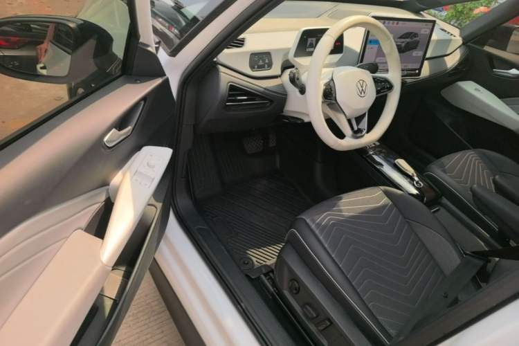 Used Volkswagen ID.3 2025 Smart Model Outstanding Oxygen Edition Driver Seat